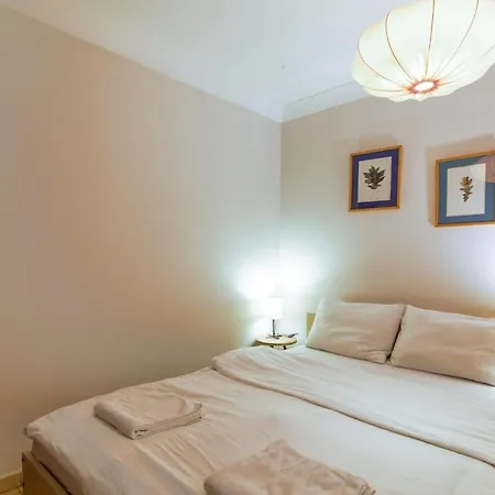 Apartamento On Garden Floor In The Center Of Mecidiyekoey *